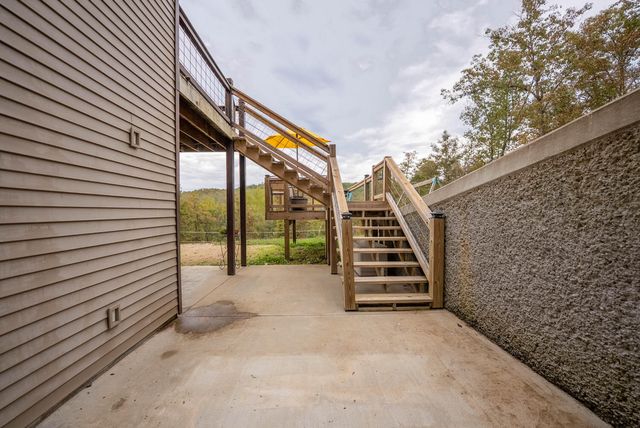 20784 County Road 207, Eminence, MO 65466