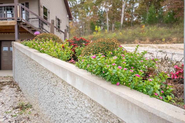 20784 County Road 207, Eminence, MO 65466