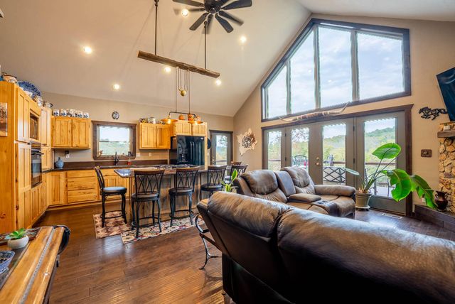 20784 County Road 207, Eminence, MO 65466