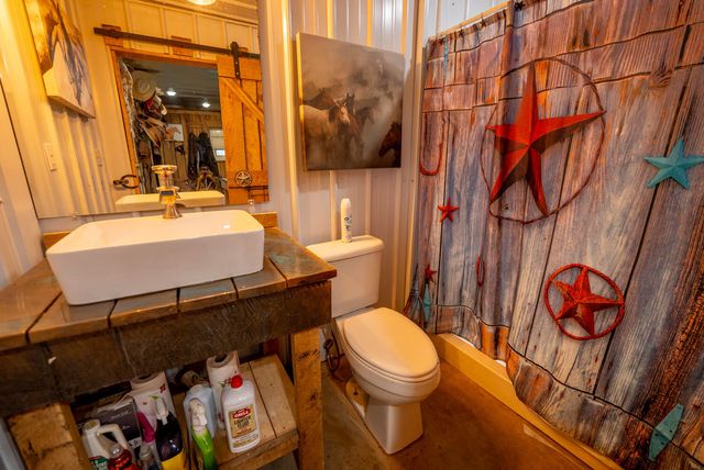 20784 County Road 207, Eminence, MO 65466