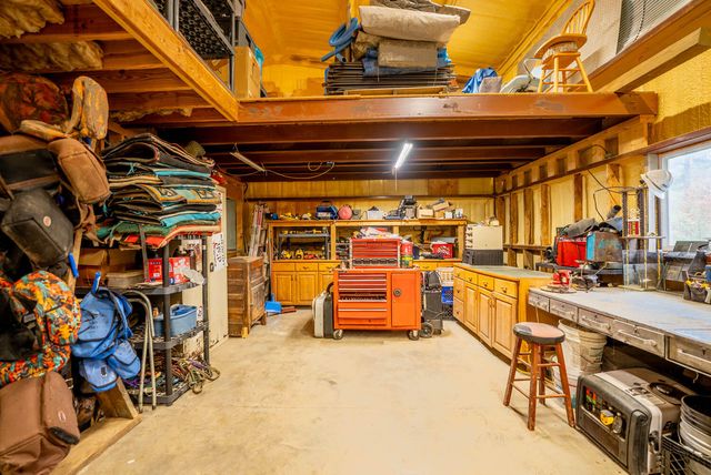 20784 County Road 207, Eminence, MO 65466