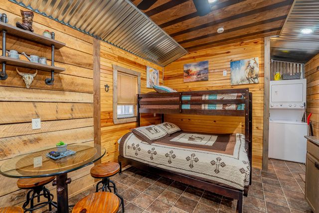 20784 County Road 207, Eminence, MO 65466