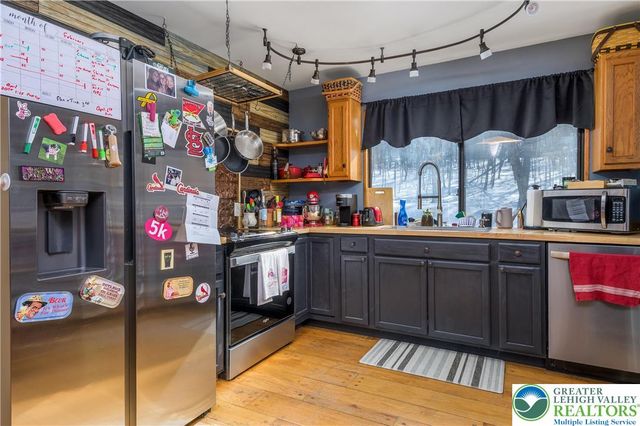 218 Blue Jay Court, Lehman Twp, PA 18324