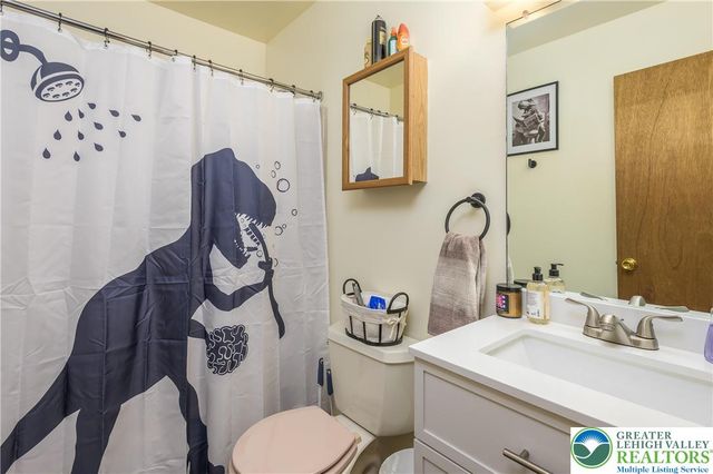 218 Blue Jay Court, Lehman Twp, PA 18324