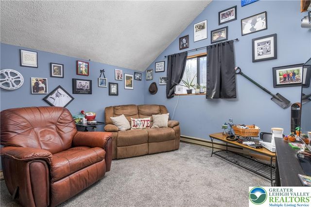 218 Blue Jay Court, Lehman Twp, PA 18324