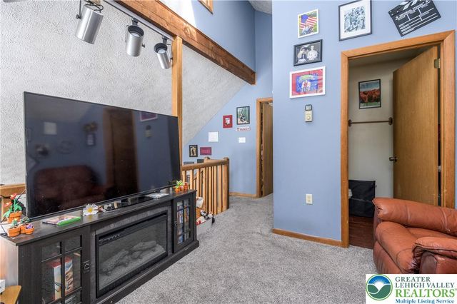 218 Blue Jay Court, Lehman Twp, PA 18324