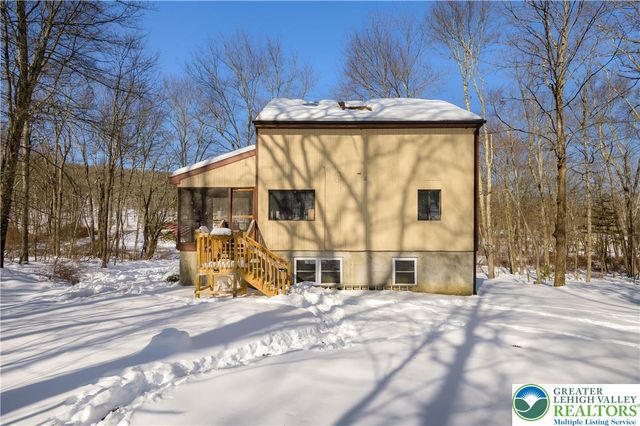 218 Blue Jay Court, Lehman Twp, PA 18324