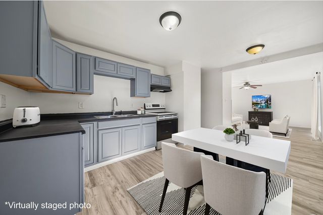 2011 219th Street, Sauk Village, IL 60411