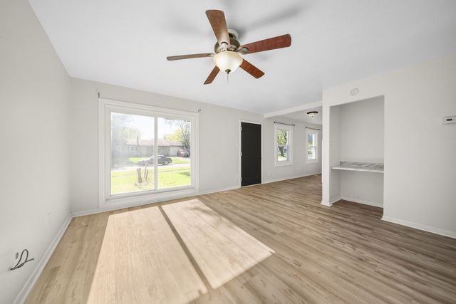 2011 219th Street, Sauk Village, IL 60411