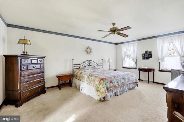 1102 DRY POWDER CIR, Mechanicsburg, PA 17050