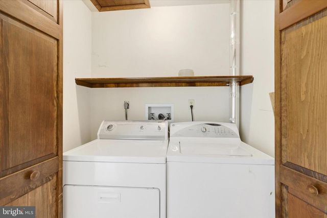 1102 DRY POWDER CIR, Mechanicsburg, PA 17050