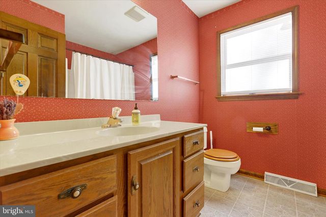 1102 DRY POWDER CIR, Mechanicsburg, PA 17050