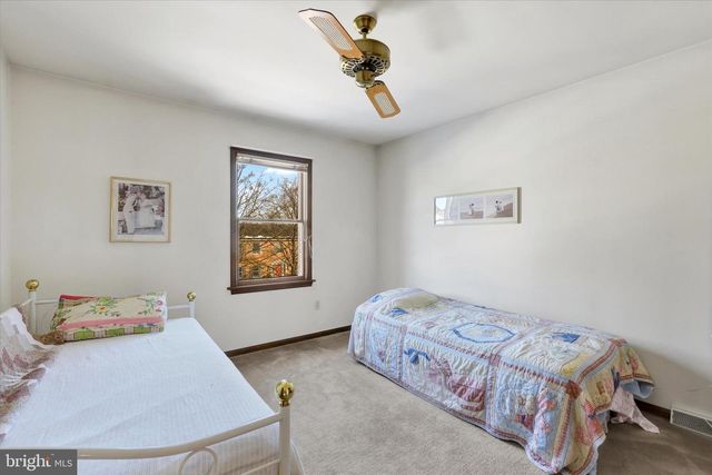 1102 DRY POWDER CIR, Mechanicsburg, PA 17050