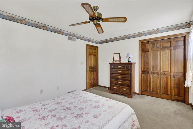 1102 DRY POWDER CIR, Mechanicsburg, PA 17050