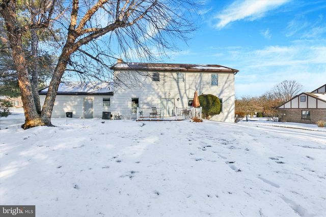 1102 DRY POWDER CIR, Mechanicsburg, PA 17050