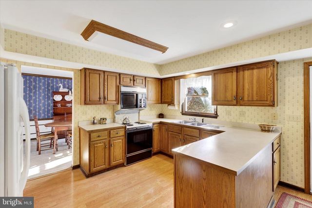 1102 DRY POWDER CIR, Mechanicsburg, PA 17050