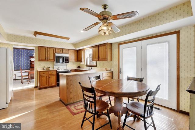 1102 DRY POWDER CIR, Mechanicsburg, PA 17050