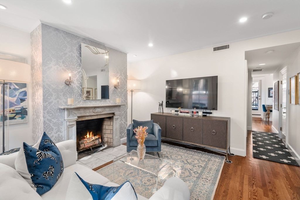 58 Temple Street 3, Boston, MA 02114