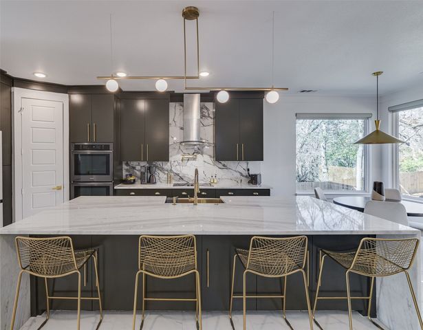 1001 Coke Drive, Arlington, TX 76010