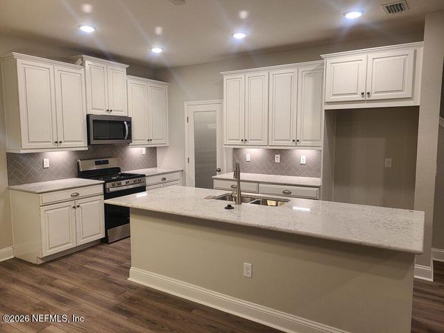 25 ROYCROFT Place, St. Johns, FL 32259