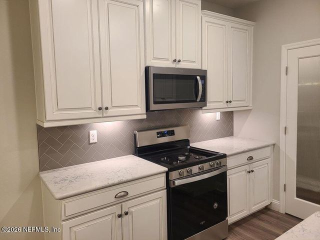 25 ROYCROFT Place, St. Johns, FL 32259