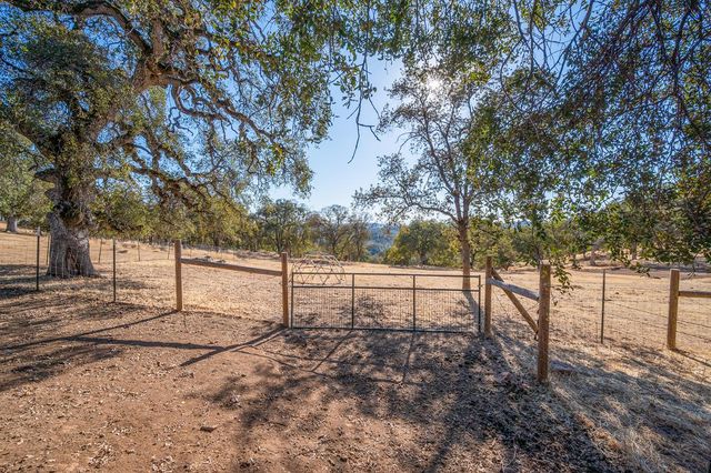 5892 McKinley Dr, Garden Valley, CA 95633