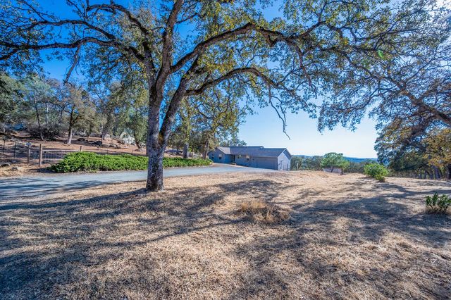 5892 McKinley Dr, Garden Valley, CA 95633