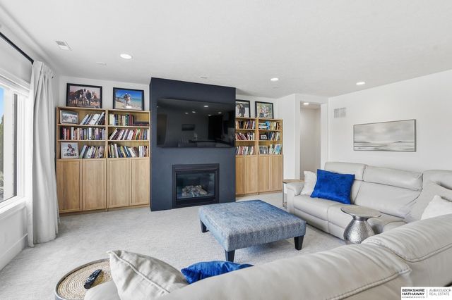 619 S 243rd Street, Waterloo, NE 68069
