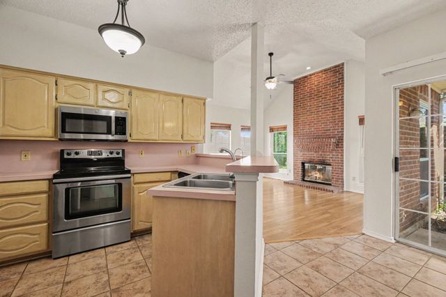 340 Arbor Court, Euless, TX 76039