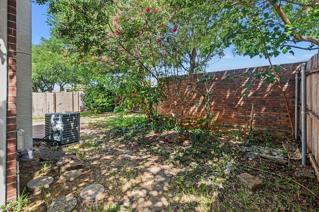 340 Arbor Court, Euless, TX 76039