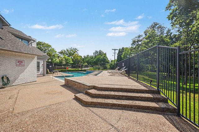 340 Arbor Court, Euless, TX 76039