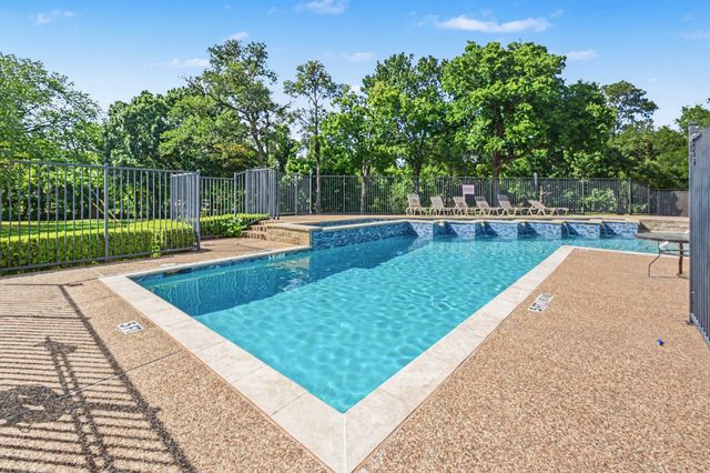 340 Arbor Court, Euless, TX 76039