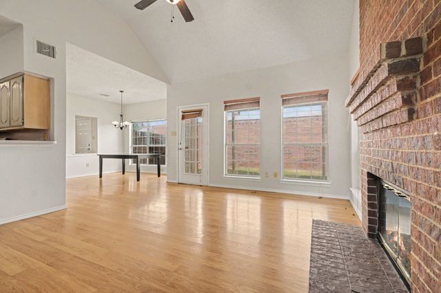 340 Arbor Court, Euless, TX 76039