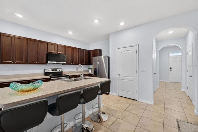 200 FELTRIM RESERVE BOULEVARD, Davenport, FL 33837