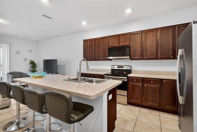 200 FELTRIM RESERVE BOULEVARD, Davenport, FL 33837