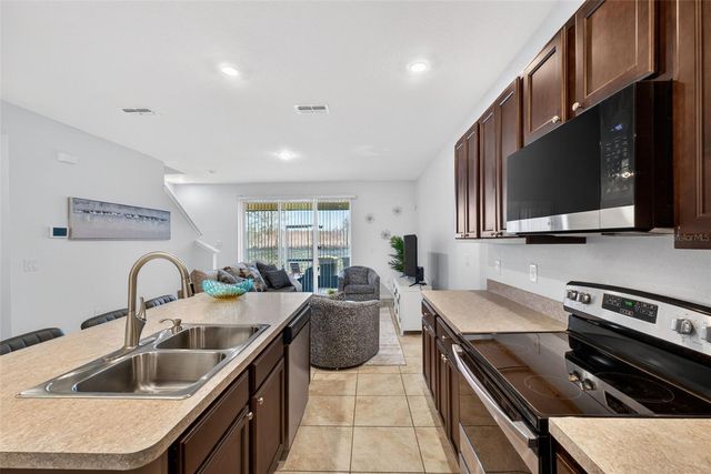 200 FELTRIM RESERVE BOULEVARD, Davenport, FL 33837