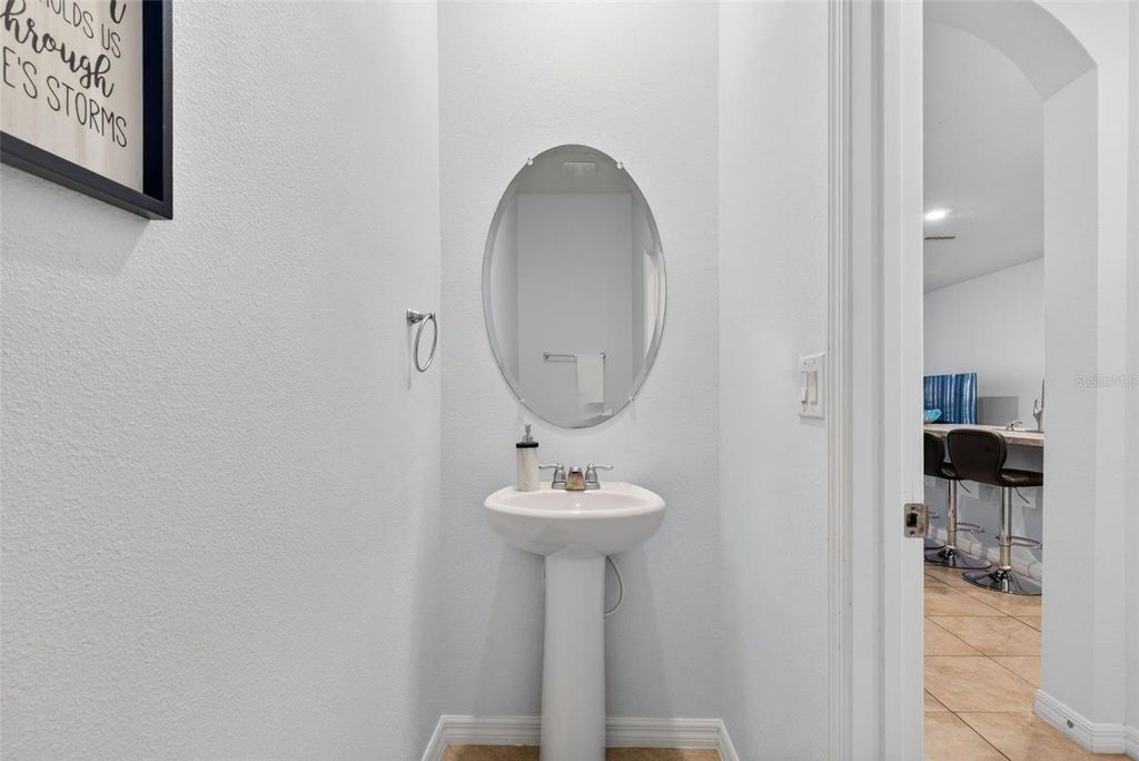 Image 17 of property listing at 200 FELTRIM RESERVE BOULEVARD, Davenport, FL 33837