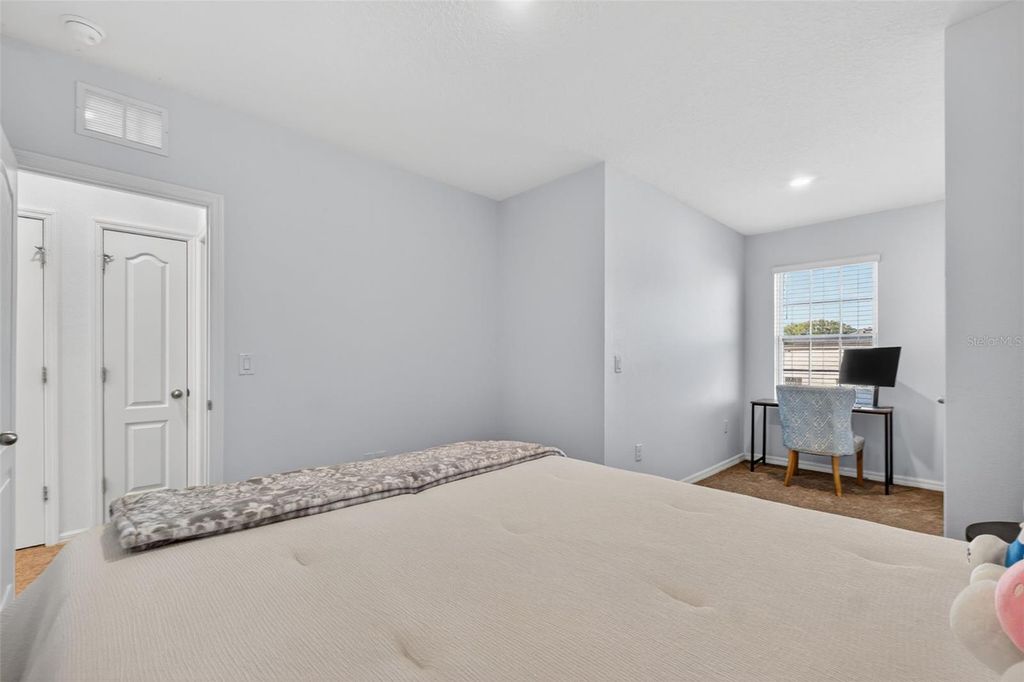 Image 33 of property listing at 200 FELTRIM RESERVE BOULEVARD, Davenport, FL 33837