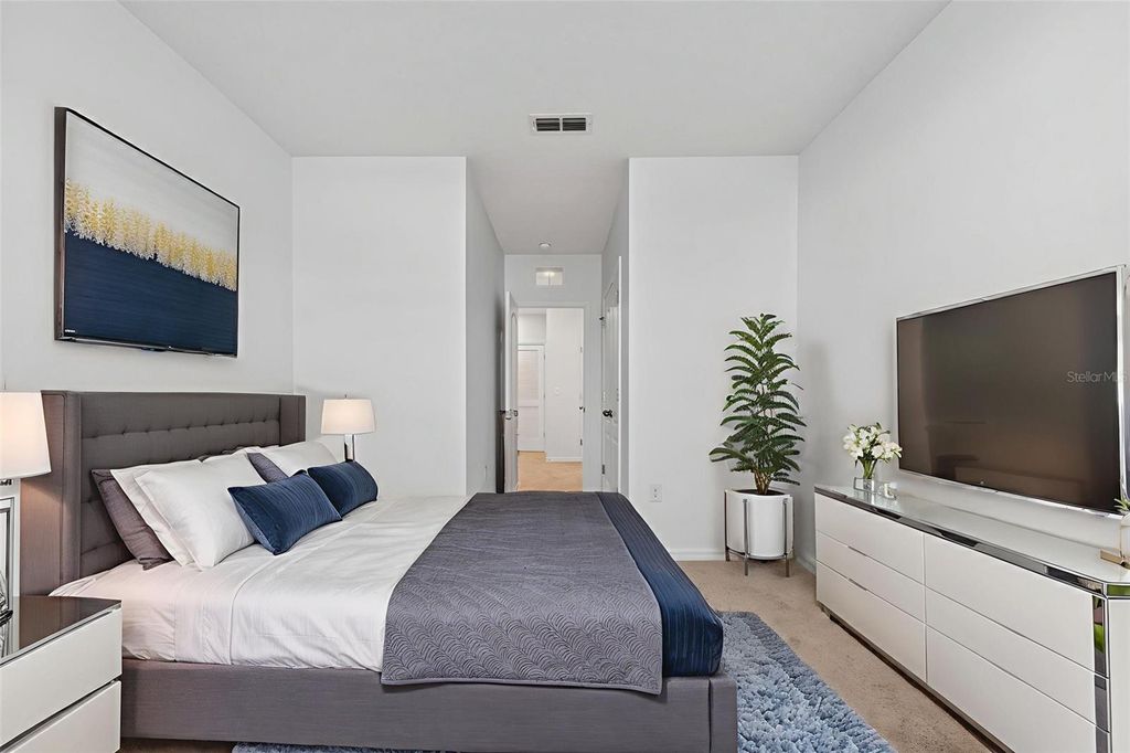 Image 34 of property listing at 200 FELTRIM RESERVE BOULEVARD, Davenport, FL 33837