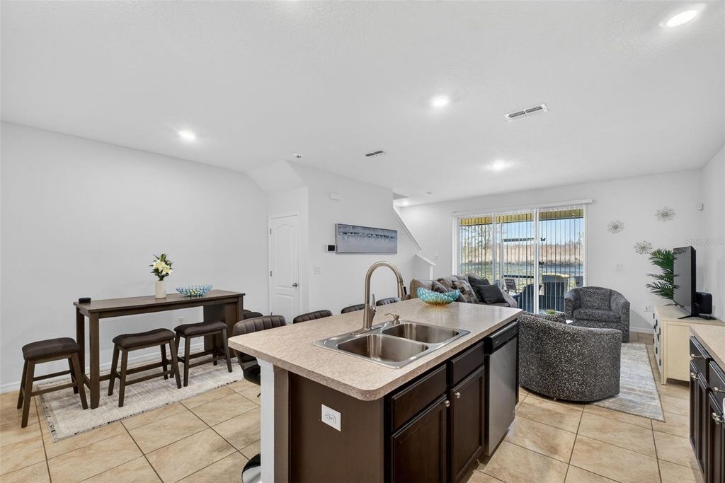 Image 5 of property listing at 200 FELTRIM RESERVE BOULEVARD, Davenport, FL 33837