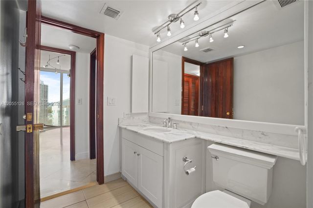 19355 Turnberry Way 25GR, Aventura, FL 33180
