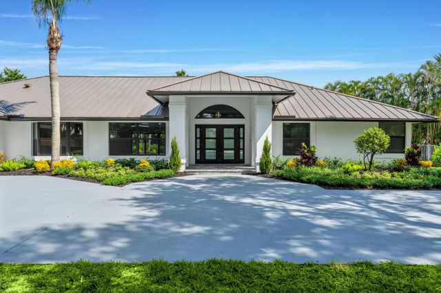 15555 De Havilland Court, Wellington, FL 33414