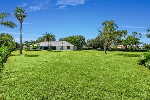15555 De Havilland Court, Wellington, FL 33414