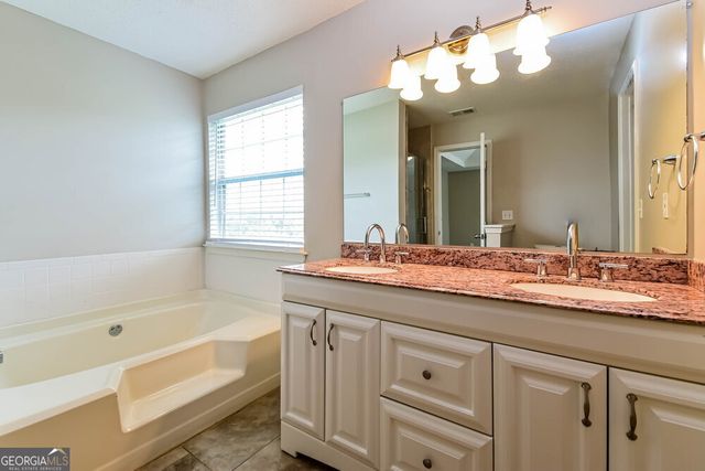 10635 Misty Meadows Drive, Hampton, GA 30228