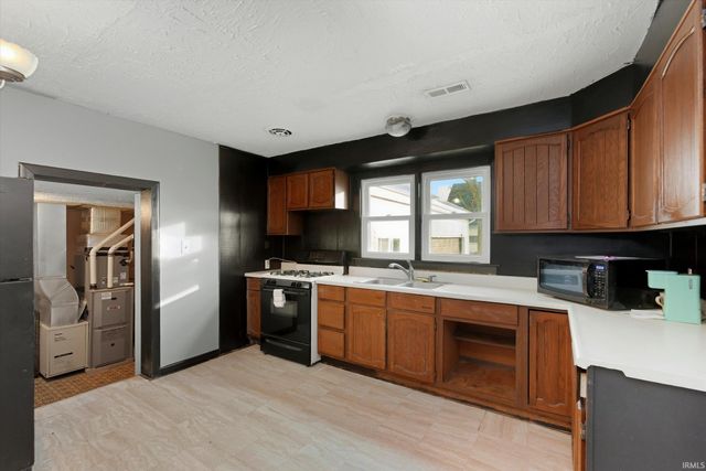 356 E Main Street, Rossville, IN 46065