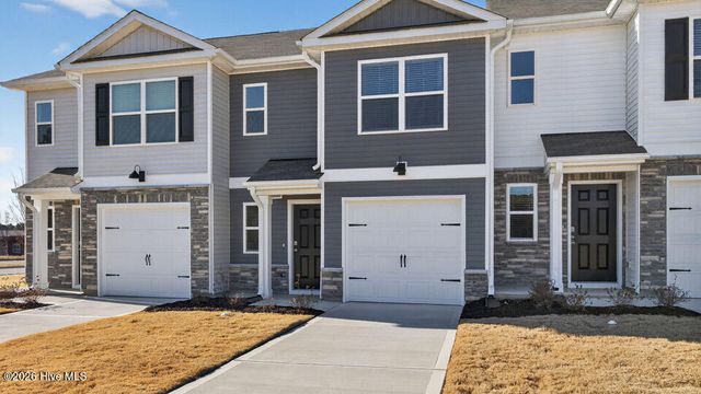 203 Maddox Drive, Aberdeen, NC 28315