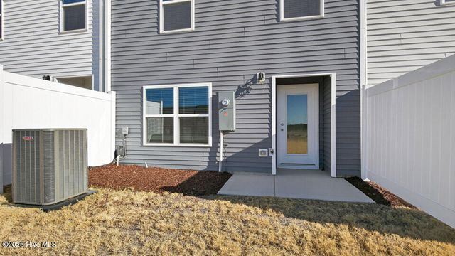 203 Maddox Drive, Aberdeen, NC 28315