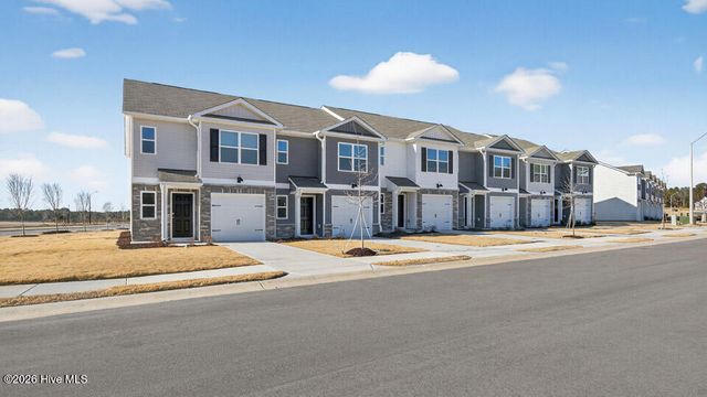 203 Maddox Drive, Aberdeen, NC 28315