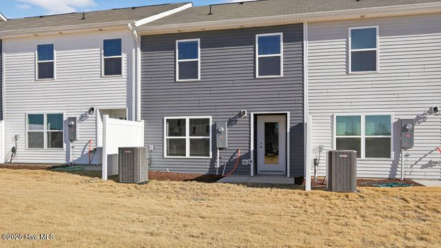 203 Maddox Drive, Aberdeen, NC 28315