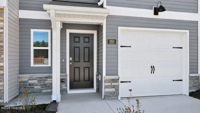 203 Maddox Drive, Aberdeen, NC 28315